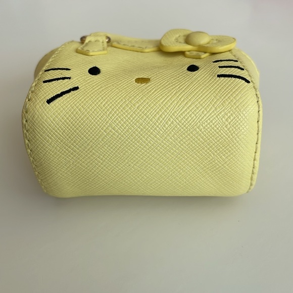 New Hello Kitty Samantha Vega Bag Charm - Picture 4 of 13